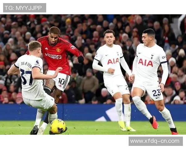 曼联轻取埃弗顿，拉什福德梅开二度助红魔取得胜利