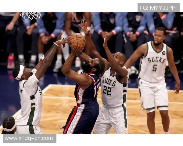 雄鹿豪取12连胜，字母哥连砍30+，锁定东部第一