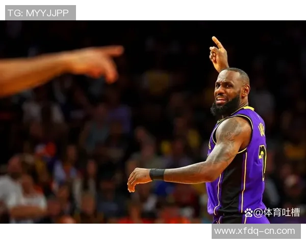 湖人队遭遇老鹰逆转，詹姆斯无奈表情引发热议